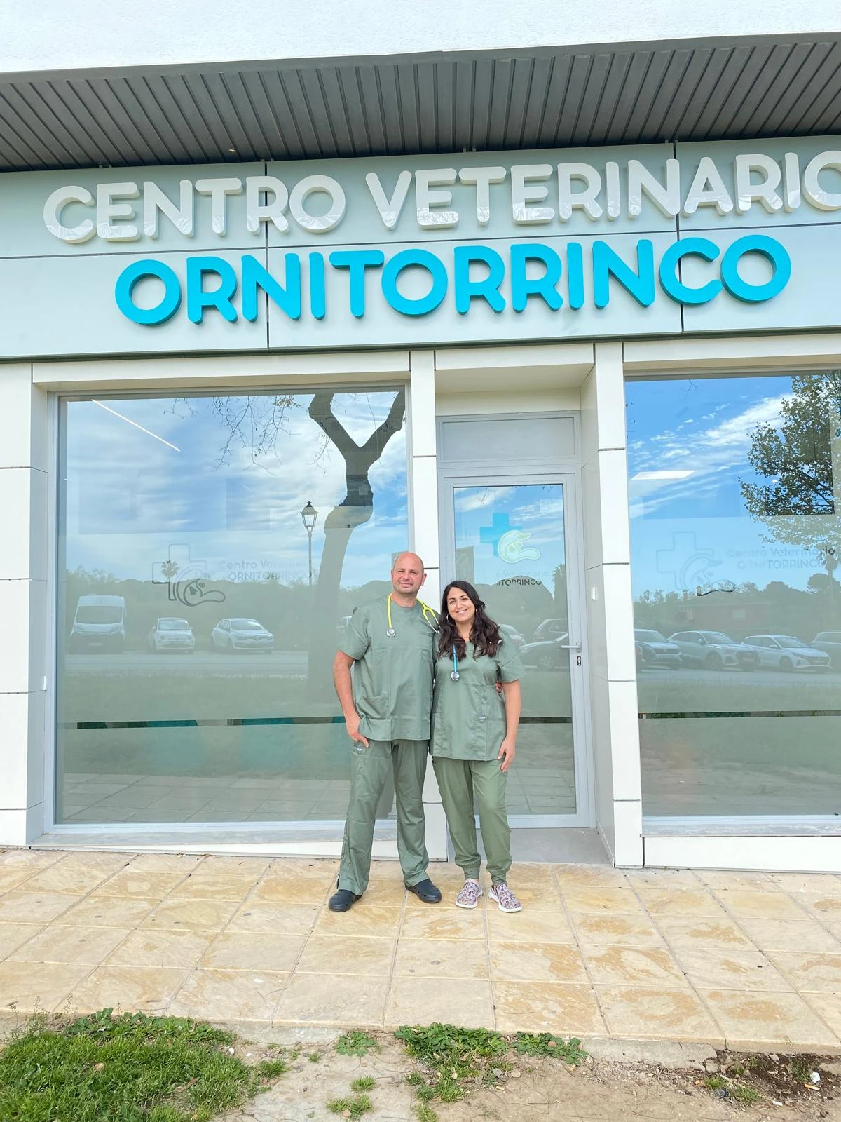 Facade of the Platypus Veterinary Clinic in El Puerto de Santa María, Spain